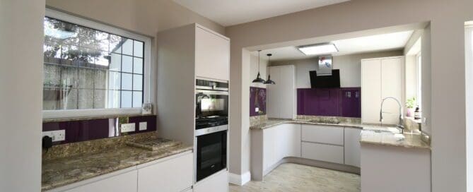 Cashmere J Handle Kitchen Purple Walls Quartz Worktops Bullnose Edging Bifold dressers Stonemill Kitchens