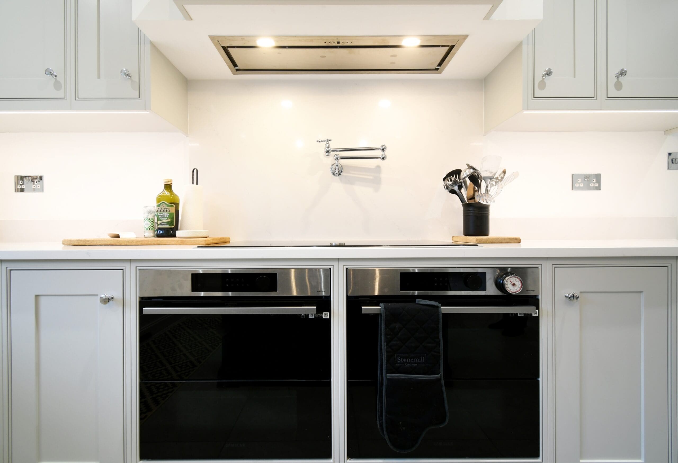 Samsung Ovens Neff Extractor Bespoke In-Frame Shaker Kitchen Stonemill
