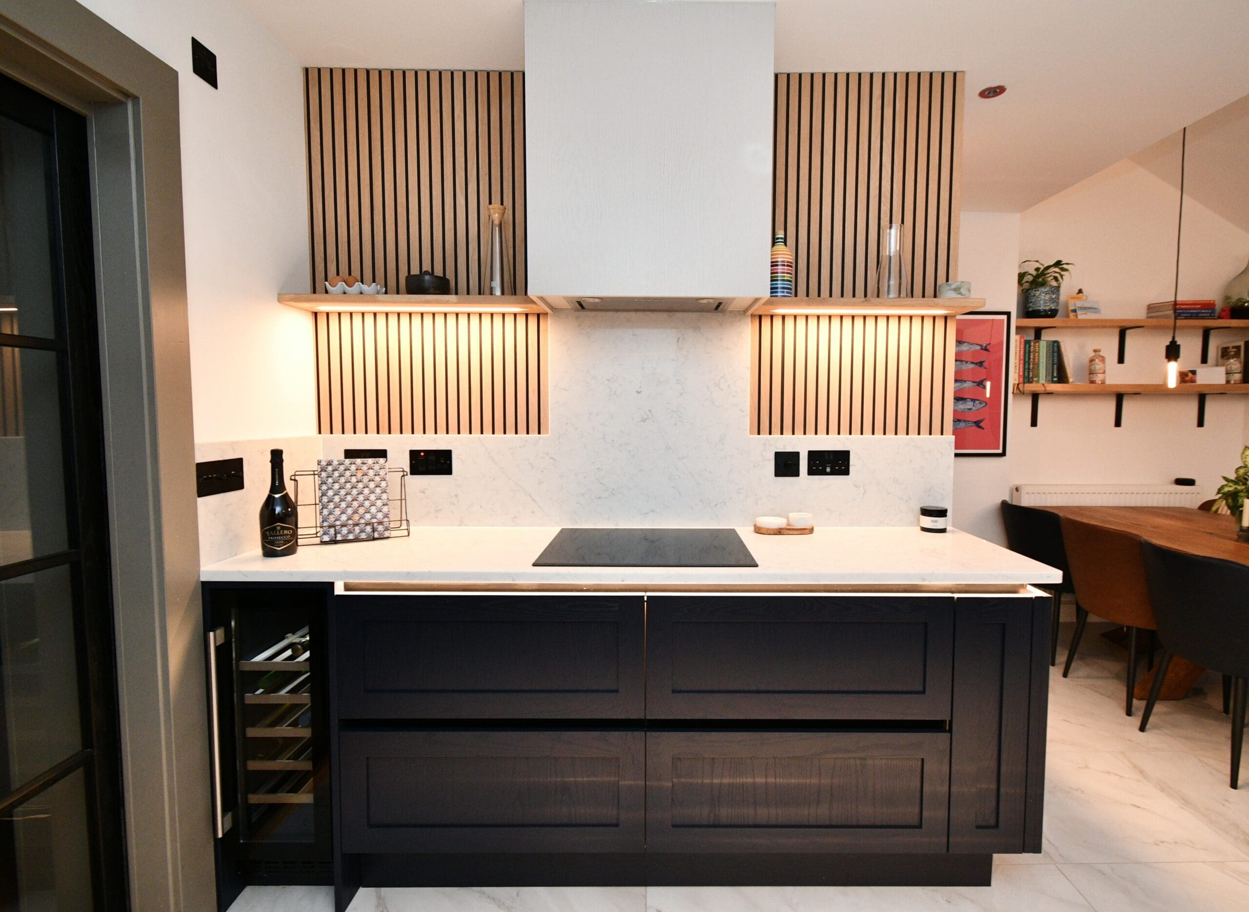 Hob and Reeded Shaker Kitchen