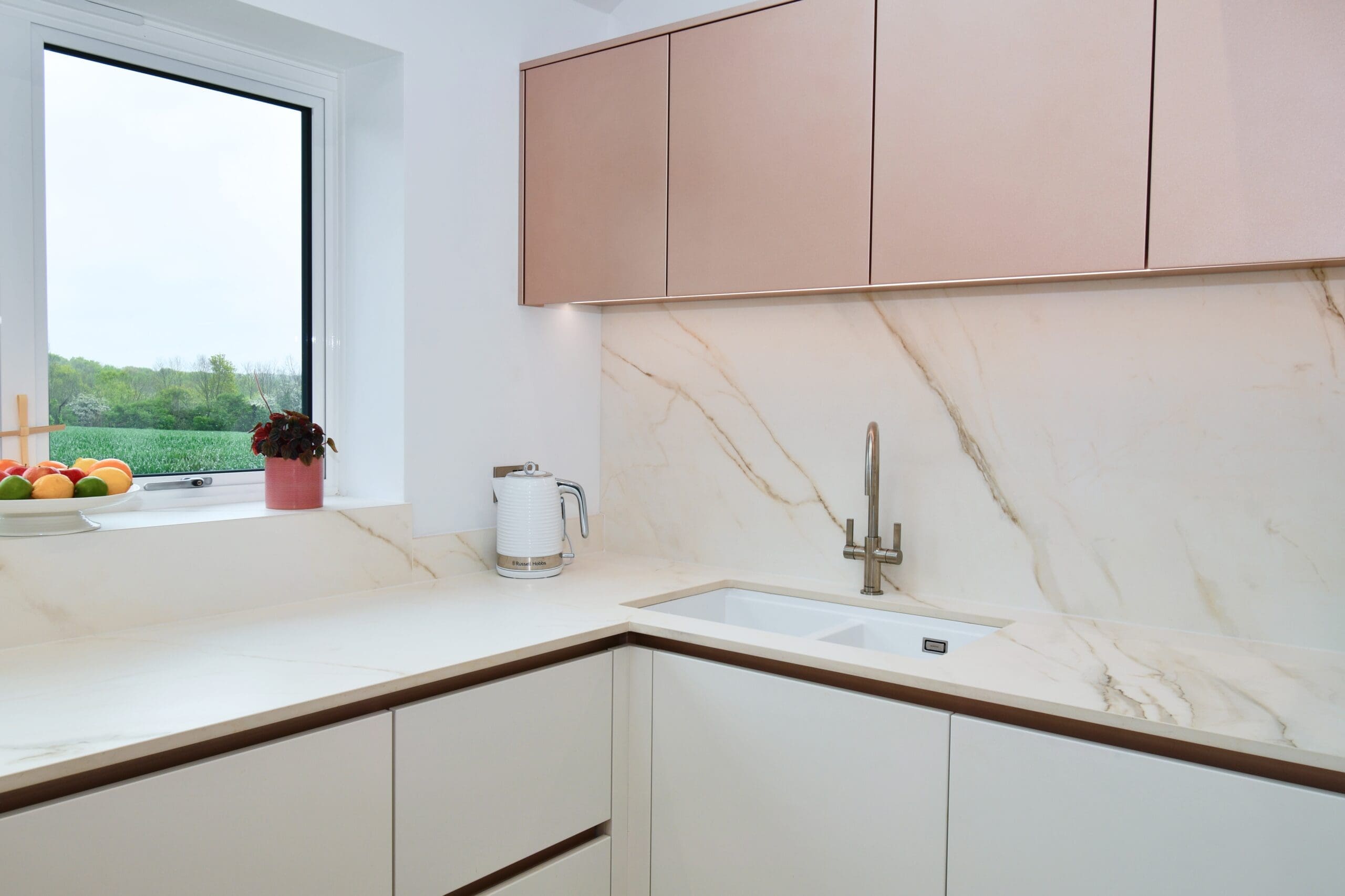 Undermount Sink in handleless kitchen