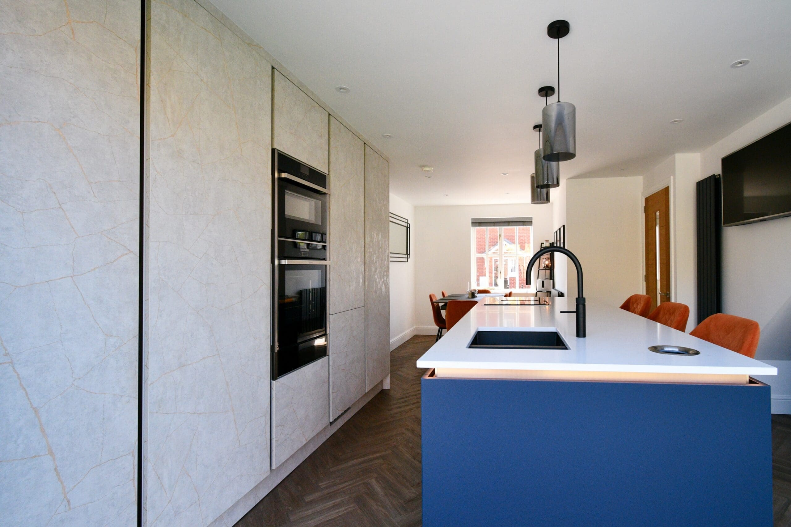 Kaelo in brushed gold finish